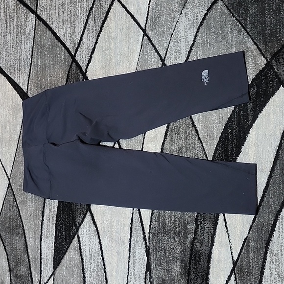 THE NORTH FACE FLASHDRY BLACK LOGO POCKET CAPRI LEGGINGS LARGE - Picture 8 of 13